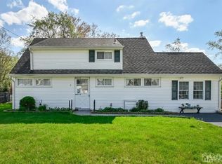 7 Grove Ln, Old Bridge, NJ 08857