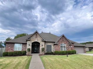 675 Richmond Cir, Tahlequah, OK 74464