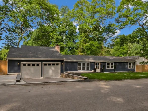 115 Hill Top Dr, Johnston, RI 02919