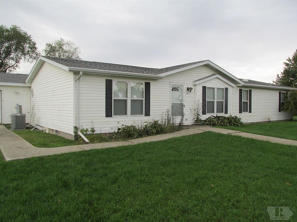 1st image of 101 Evergreen Dr
