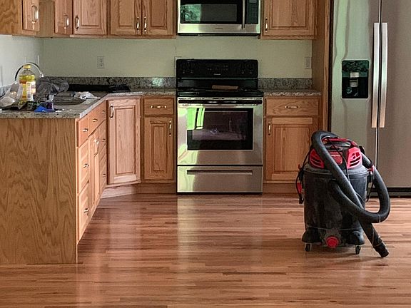 5th image of 114 Pinehurst Dr