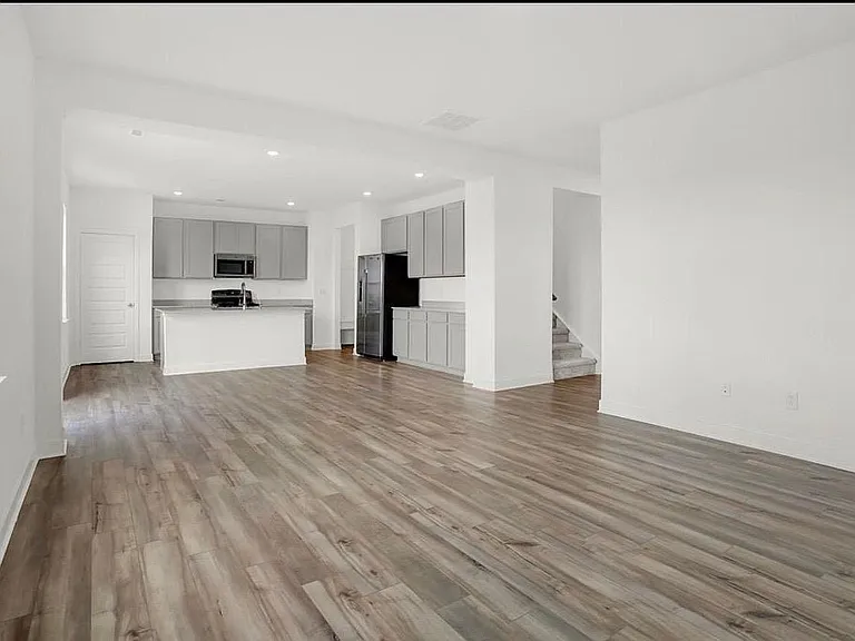 7432 Braxton Ct — Photo 2