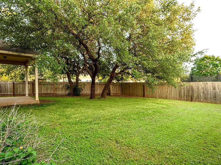 205 Arrowhead Trl — Photo 16