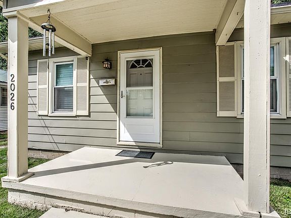 5th image of 2026 Ravenswood Dr