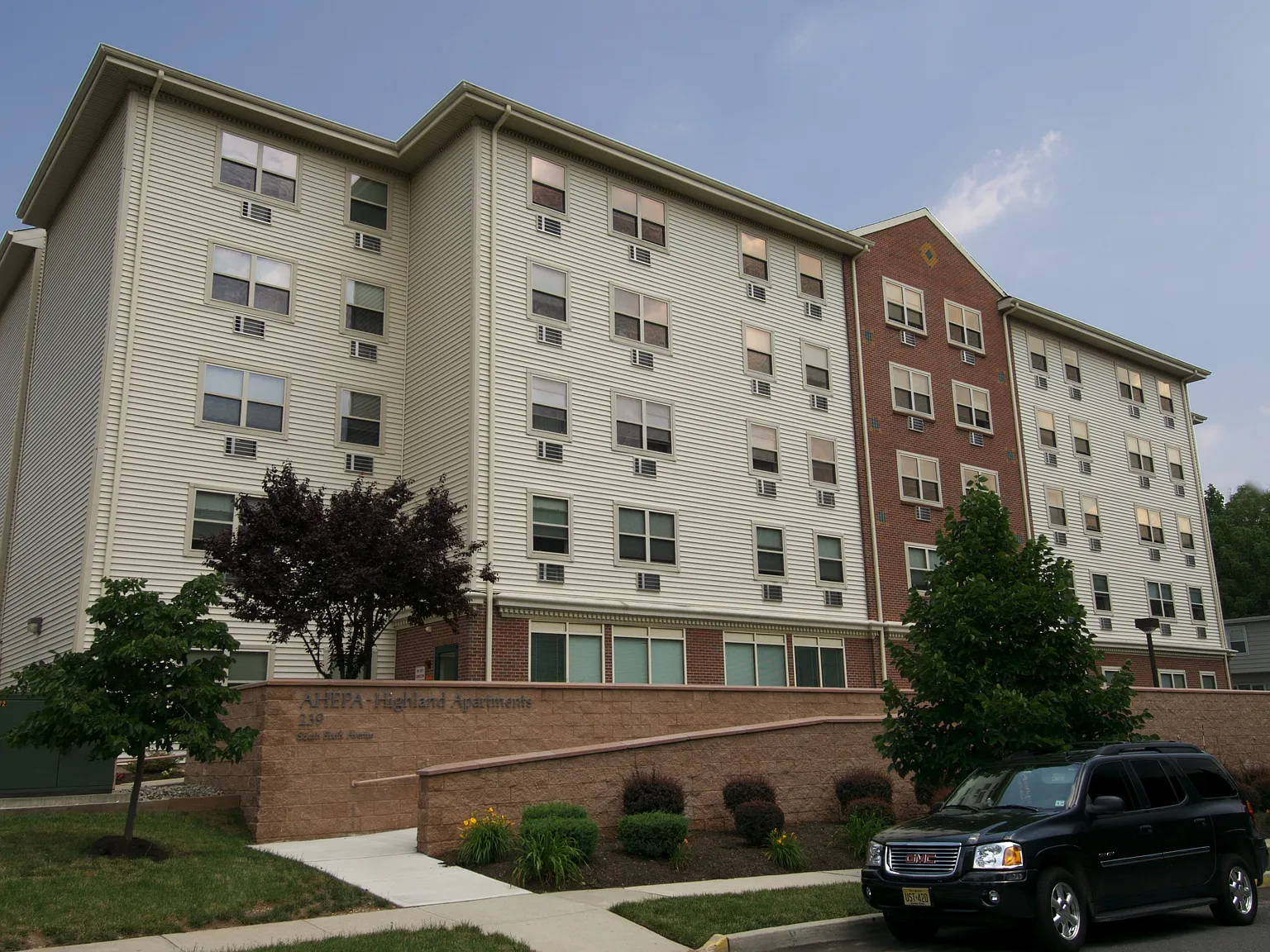 AHEPA Highland Apartments — Photo 1