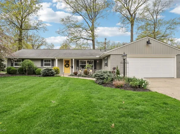 228 Parkwood Ave, Avon Lake, OH 44012