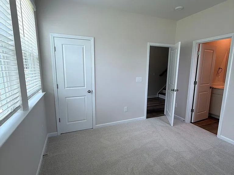 4623 Swan Meadow Ln — Photo 4