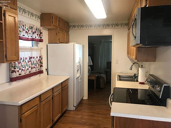 4th image of 547 Glenwood Dr