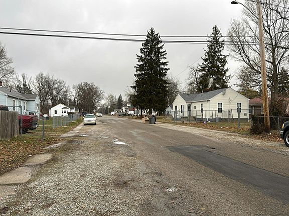 4th image of 3362 Wallace Ave