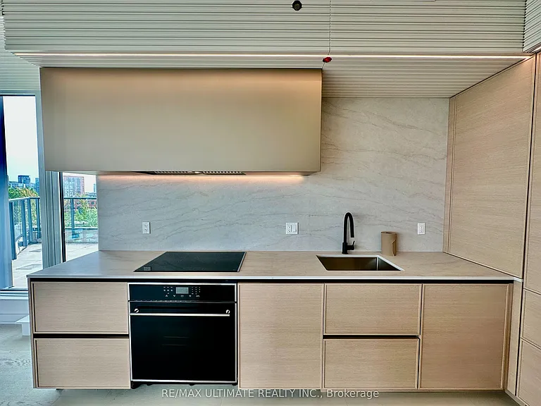 57 Brock Ave #704 — Photo 4