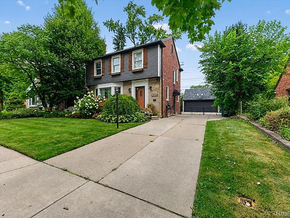 4th image of 23740 Marshall St