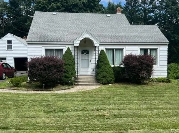 3 Lawrence St, Cohoes, NY 12047