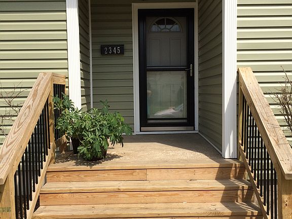 2nd image of 2345 Woodlawn Ave