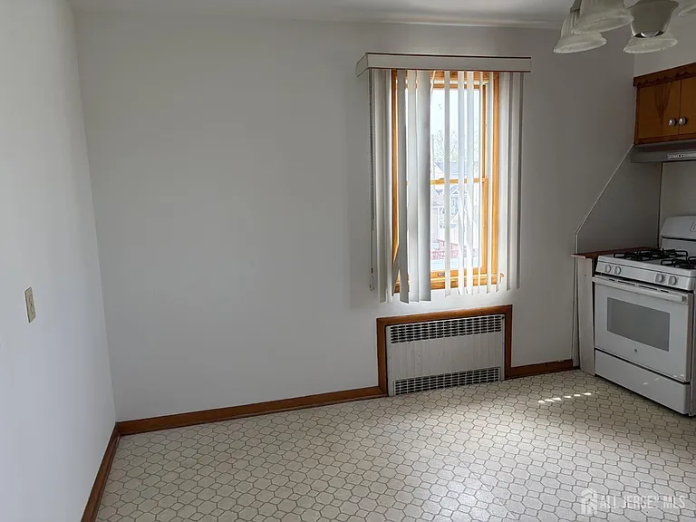123 Heald St #F2 — Photo 3