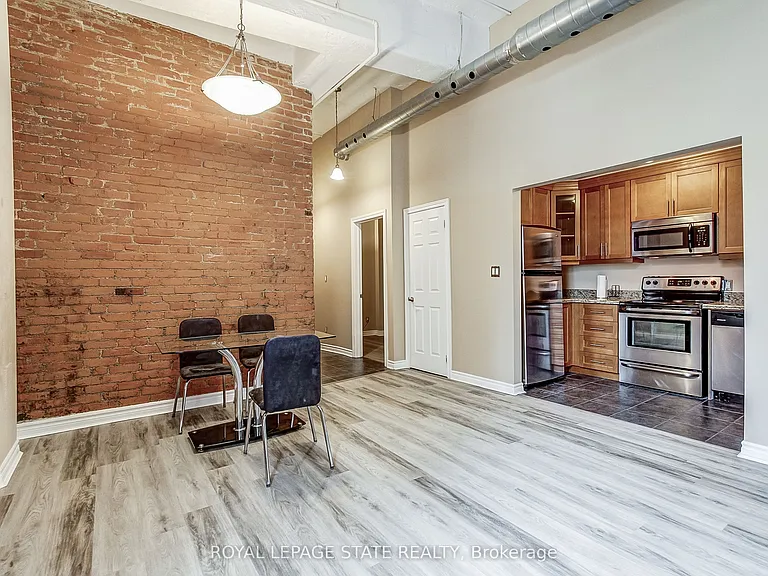 80 King William St #214 — Photo 10