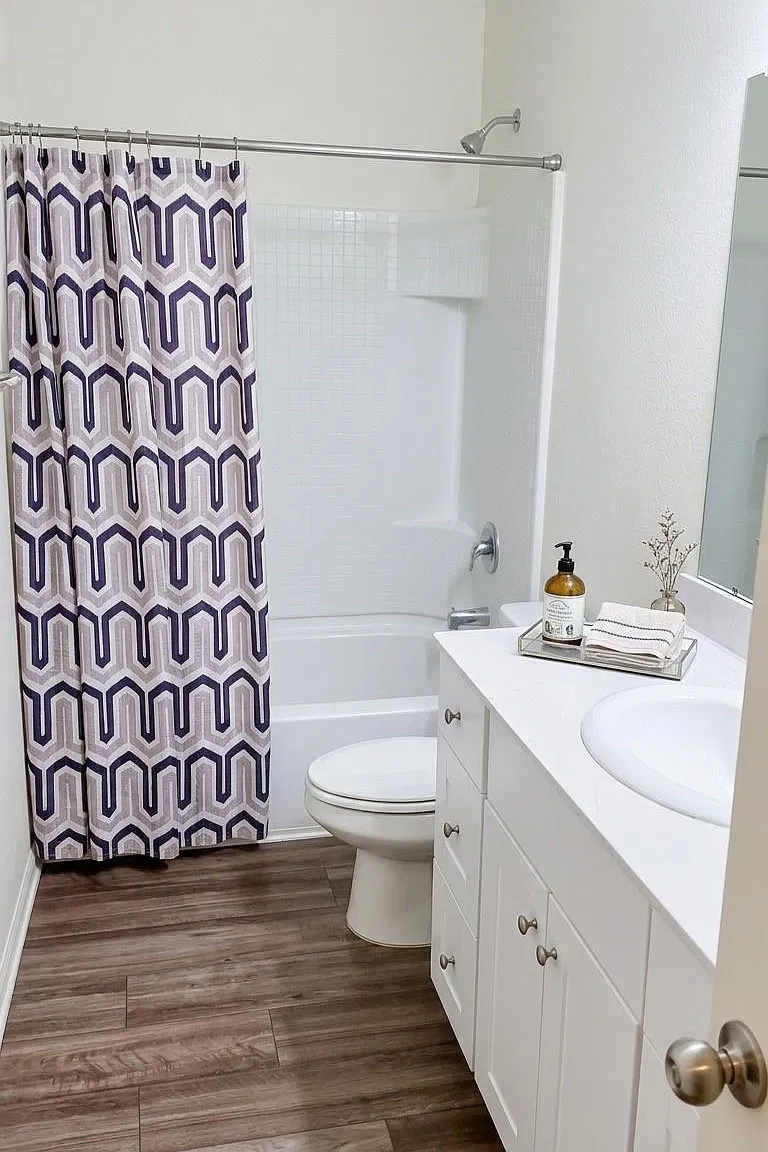 3 bed, 2.5 bath, 1920 sqft, $325,000 — Photo 3