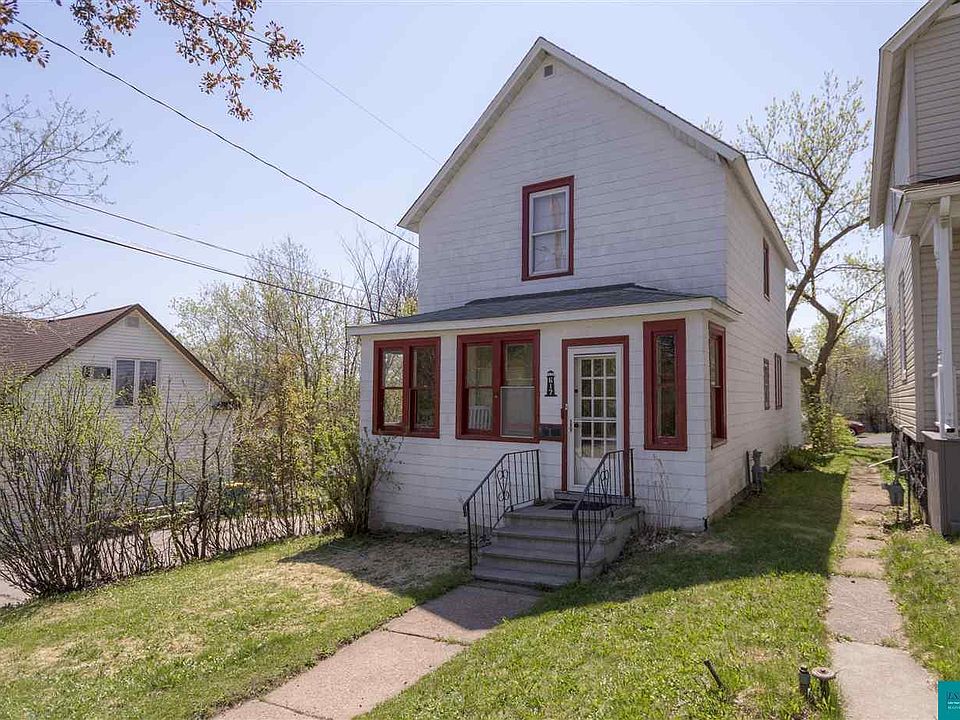 1st image of 617 N 11th Ave E