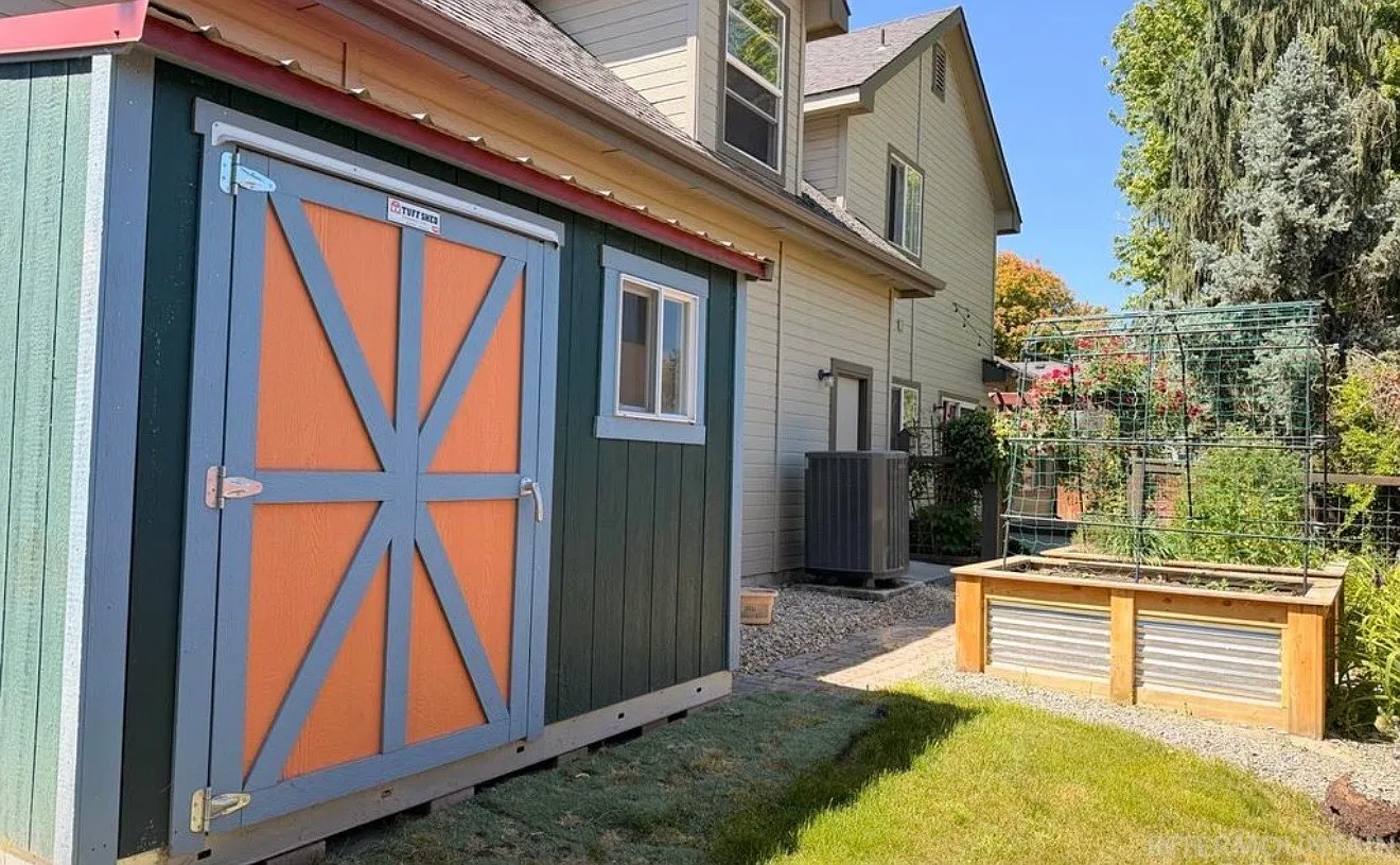 3 bed, 2.5 bath, 2164 sqft, $2,700 — Photo 3