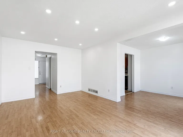 10 Banting Cres #UPPER — Photo 9