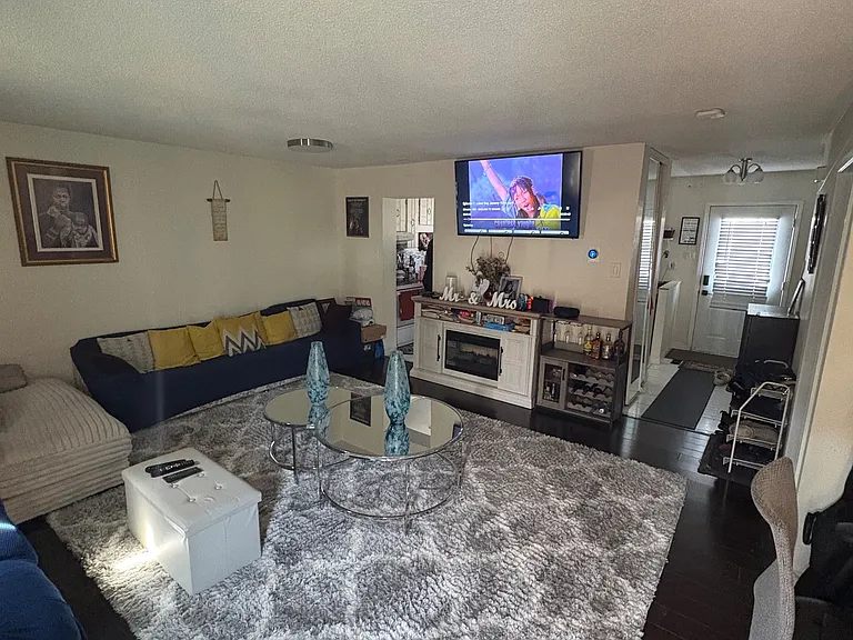 45 Hansen Rd E — Photo 6