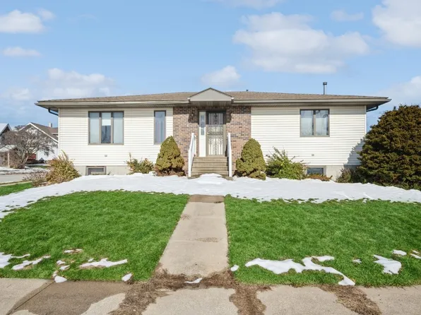 306 1st St, Keystone, IA 52249