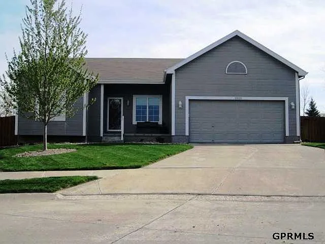 18610 L Cir — Photo 1