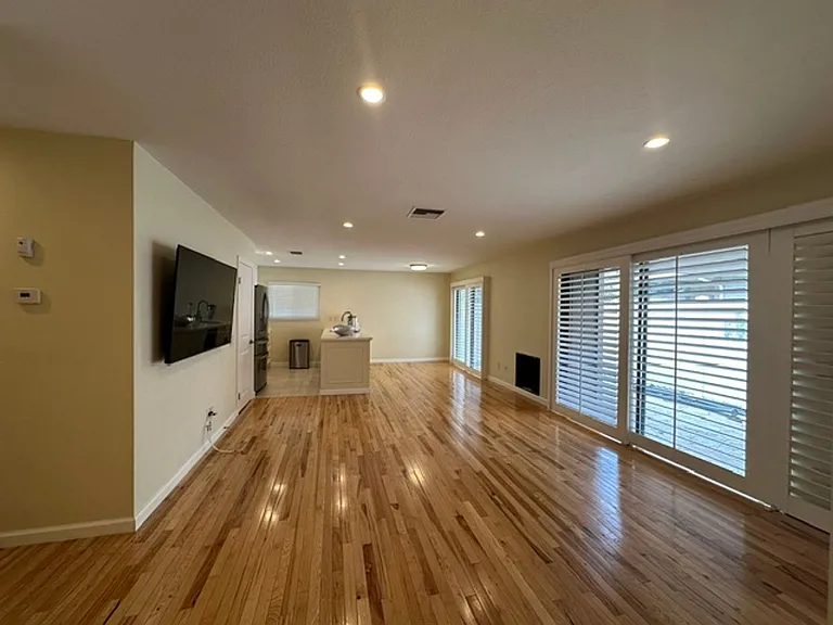5331 Argos St — Photo 2