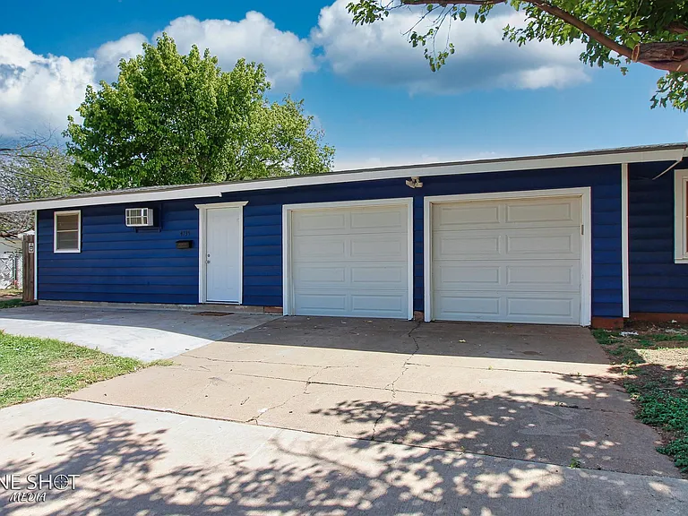 4735 Potomac Ave — Photo 11