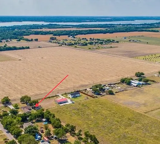 7649 County Road 436 — Photo 3