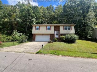 103 Fernwood Rd, Saint Albans, WV 25177