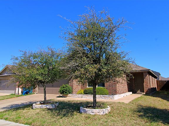 2nd image of 2428 Rosharon Dr