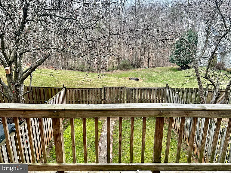 15413 Beachwater Ct — Photo 32