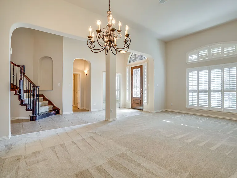 7747 Ivanhoe Dr — Photo 10