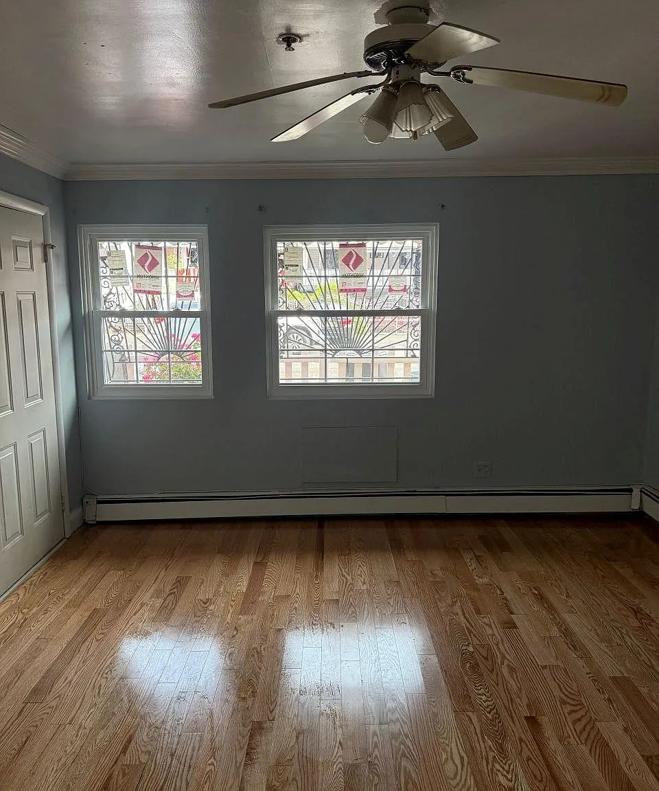 2 bed, 1.0 bath, 850 sqft, $3,100 — Photo 2