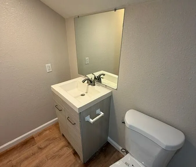 815 Cedar Oaks Ln — Photo 35