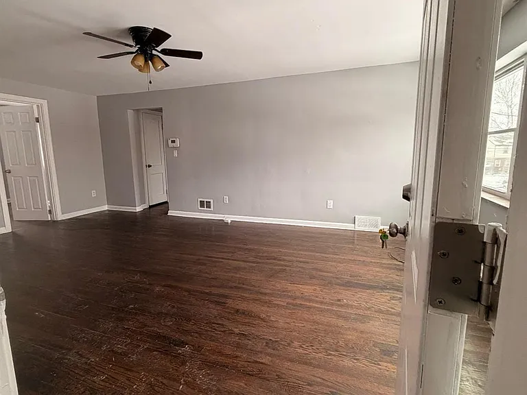 5401 Newfield Ave #1 — Photo 4