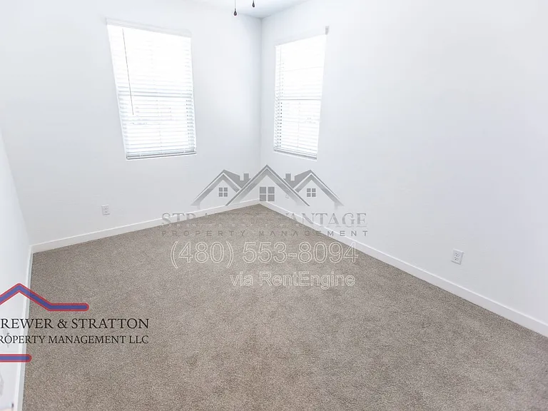 2226 E Kelly Dr — Photo 34