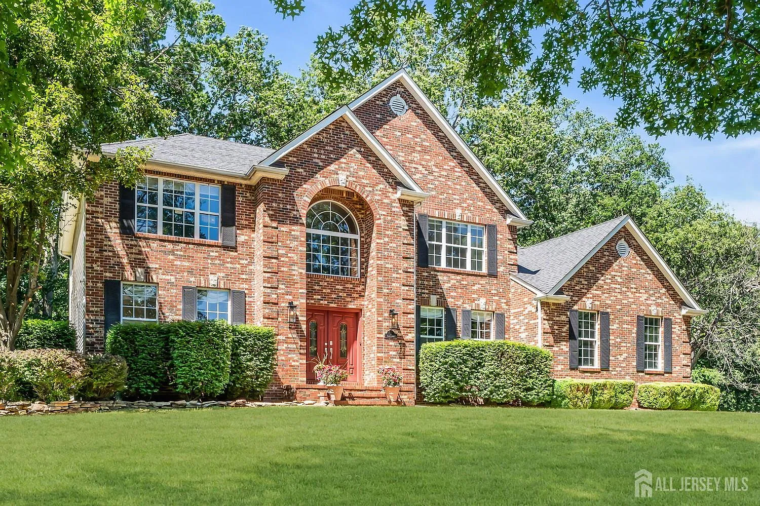 5 bed, 3.0 bath, 2967 sqft, $4,700 — Photo 3