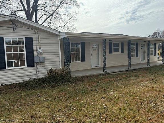 3rd image of 2115 Ararat Rd