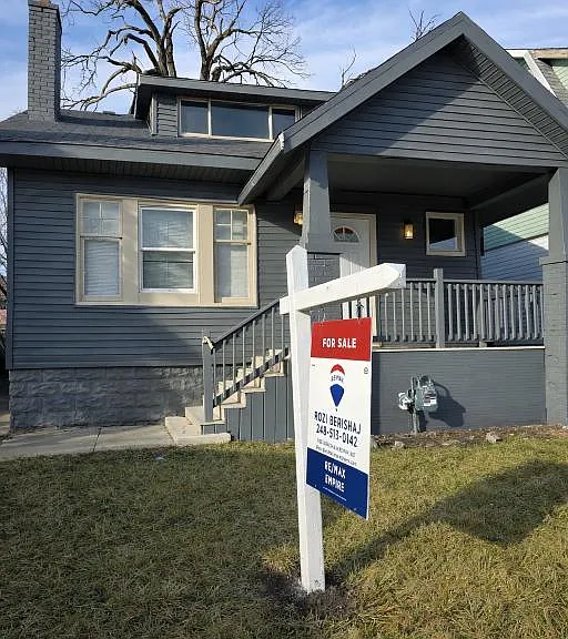 2530 Fullerton Ave — Photo 1