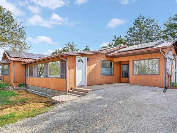 24484 Bearclaw Ln, Golden, MO 65658