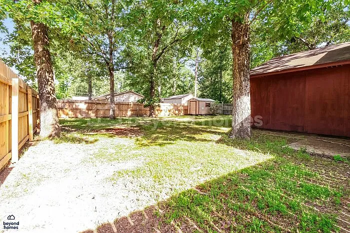 600 Hemphill Rd — Photo 28