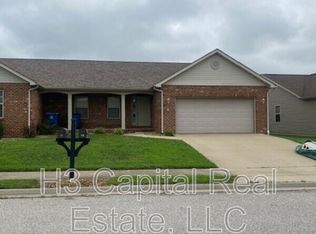 5 Crimson Ct, Highland, IL 62249