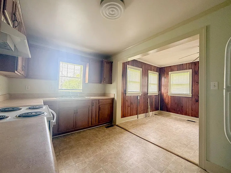 435 Lusk Ave — Photo 7