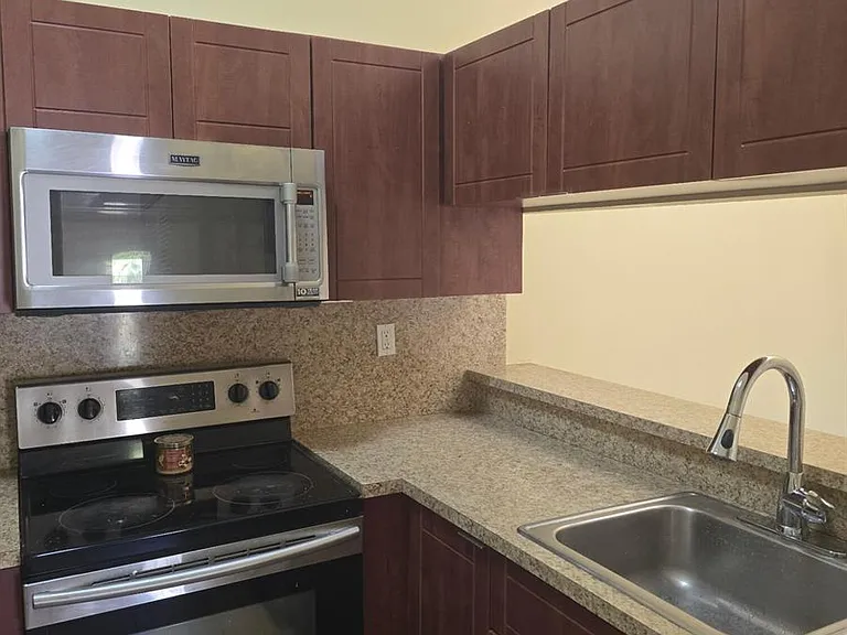 18310 Mediterranean Blvd #6-24 — Photo 15
