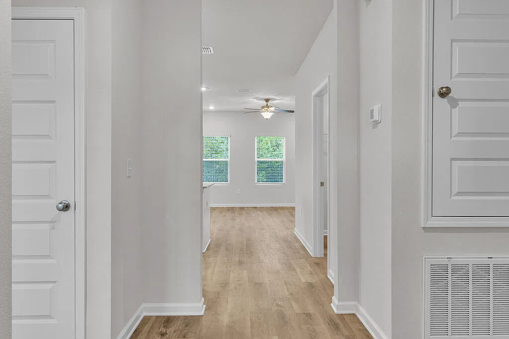 3 bed, 2.0 bath, 1580 sqft, $2,000 — Photo 4