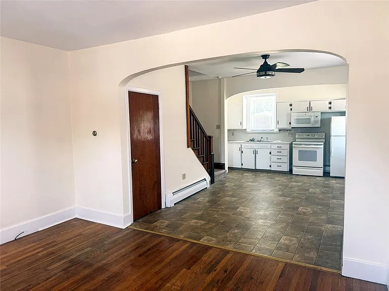 225 E Pennsylvania Ave — Photo 12