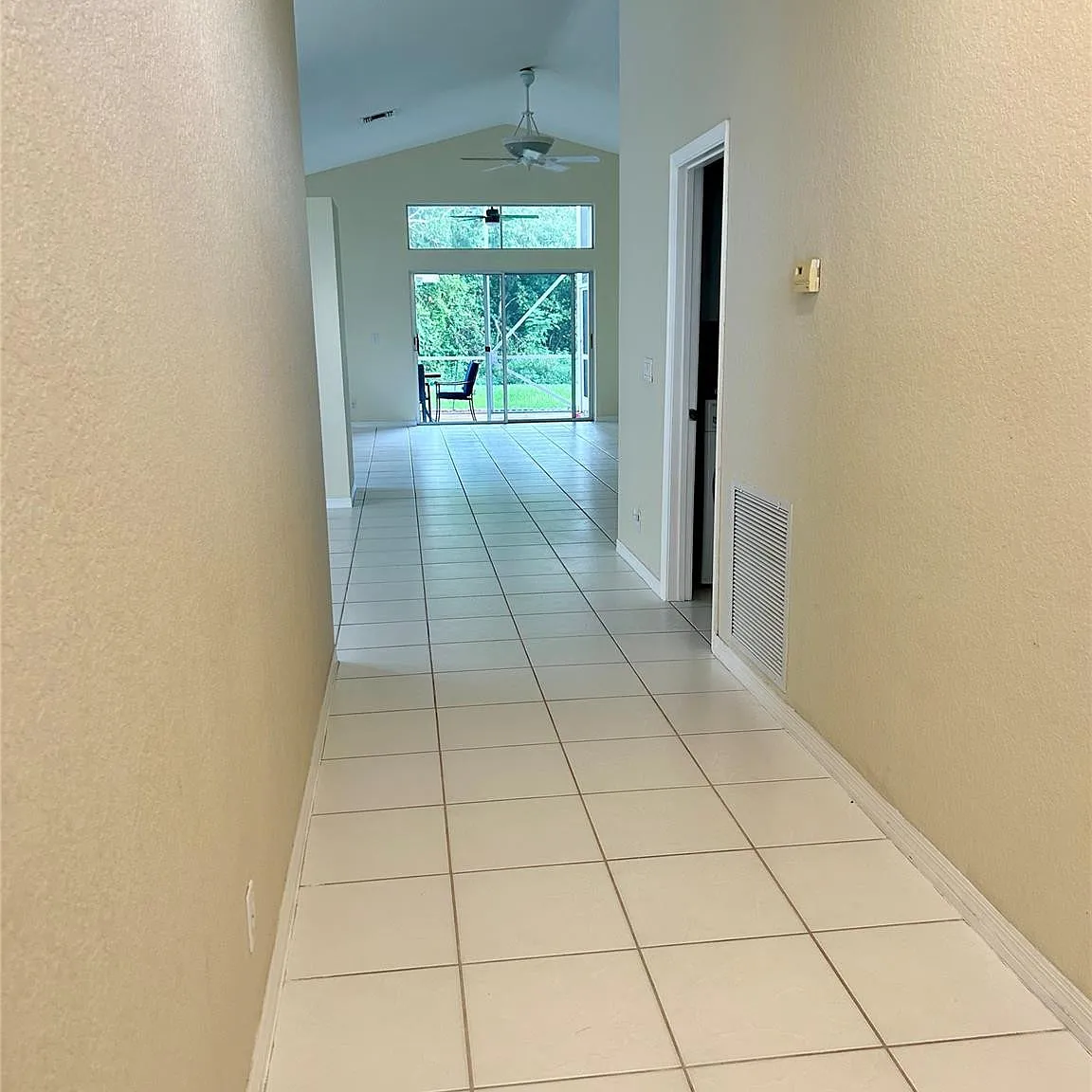 3 bed, 2.0 bath, 1921 sqft, $3,600 — Photo 3
