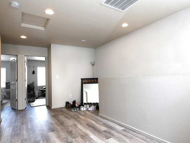 8513 NE 14th Pl — Photo 9