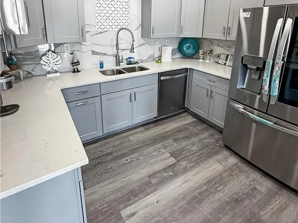 113 Mitchell Rd, Lake Ozark, MO 65049